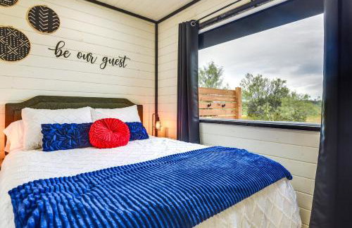 Remote Strawn Container Home with Hot Tub! - Foto 11