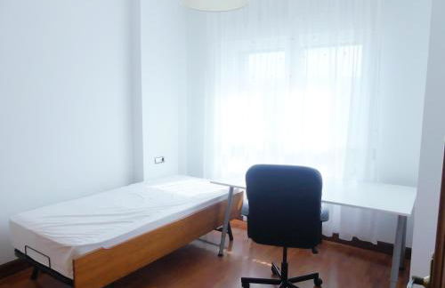 Apartamento luminoso, funcional y amplio en zona hospitalaria - Photo 13