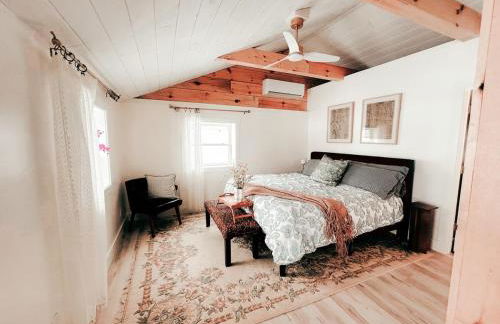 Lakefront Girls getaway Romantic Retreat low fees - Foto 14