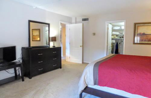 Brooks Tower Downtown Denver Furnished Apartment - Foto 26