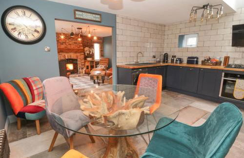 Well Cottage - Photo 11