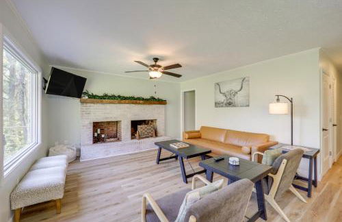 24-Acre Cottage with Hot Tub about 10 Mi to Blowing Rock - Foto 4