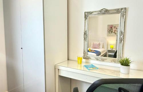 Evergreen Lodge - Two Bed Lux Flat - Parking, Garden, Patio, WIFI, Netflix - Close to Blenheim Palace & Oxford - F3 - Photo 25