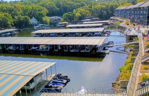 F Lakefront! Remodeled, Sleeps 4, Boat Slip, Patio, WiFi, Cable, Pool - Foto 17