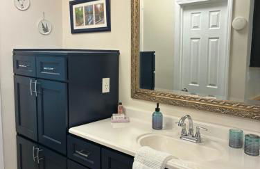 River Run Cottage Modern 2BR Waterfront Retreat in Linville Land Harbor - Foto 79