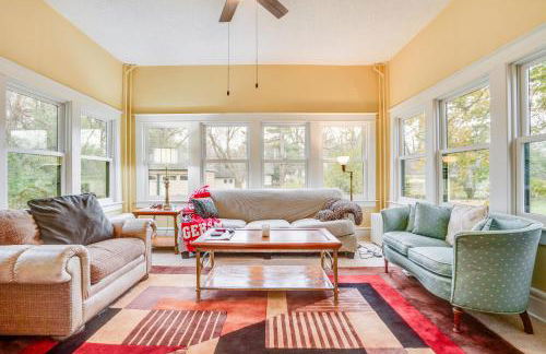 Eau Claire Retreat Close to Campus and Dtwn! - Foto 6