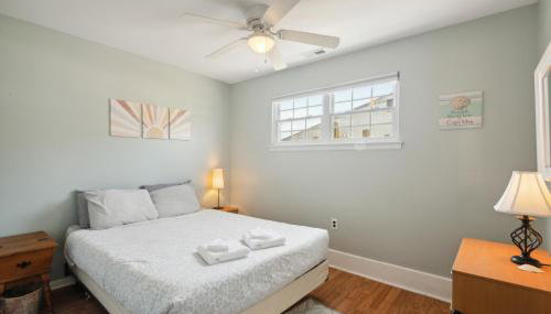 Cozy 2BR Condo - Beachside Bliss with Yard Space condo - Foto 3