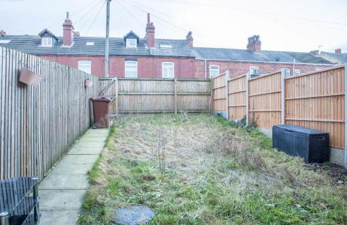 Contractor‑Heaven 5BR Home 4.5 Baths Wakefield - Foto 33