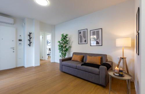 Colombo Palace - viale colombo 358 - Photo 38