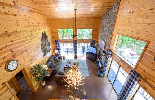 Hickory Bear - Cabin surrounded by pines, Sleeps 10, Hot Tub, Fire Pit, Arcade, Foosball Table & Deck Slide - Photo 51