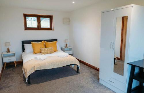 Woodpecker Lodge- A Pet Friendly Rural Retreat - Photo 23