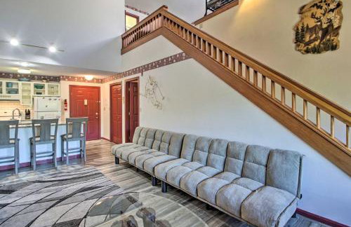 Resort Condo with Lake and Pool about 5 Mi to Flume Gorge! - Foto 4