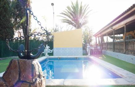 Elegant Villa in Archena + Private Pool - Photo 2
