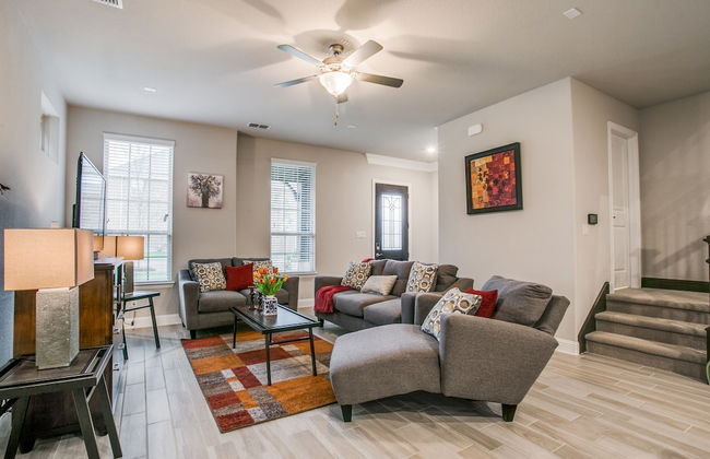 Beautiful furnished 3 bedroom Allen Home - Foto 18