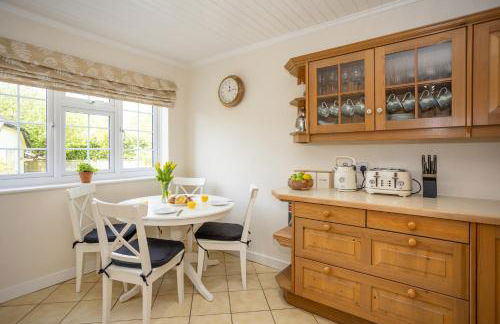 Spacious family cottage with private garden and forest walks - Foto 6