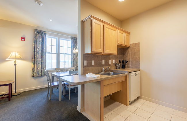 Ebb Tide Suites - Photo 11