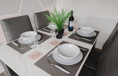 Modern and comfortable 3 bed house - Foto 32