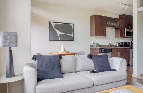 Wallingford jr 1br w rooftop nr bars SEA-639 - Photo 2