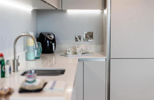 Harbours Edge - Front-Line Harbour Views - Photo 18