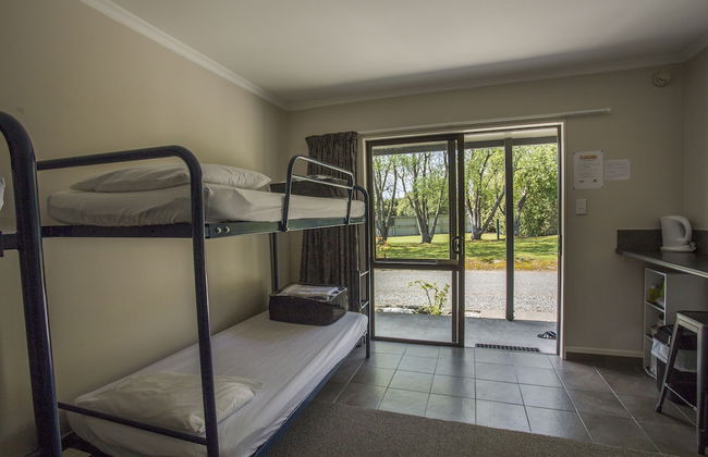 Fiordland Great Views Holiday Park - Photo 11