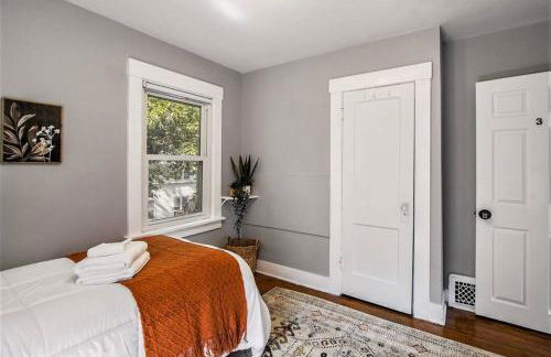 Entire 4 Bdrm Beautiful Home Next to WMU/K College - Foto 9