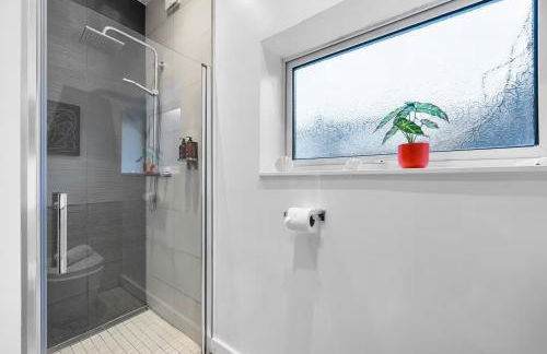 Aylesbury House 3 En-suite Bedrooms Parking Pets - Photo 52