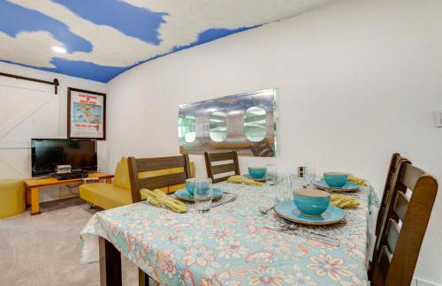 Aircraft Tours! Fly-In Hangar Apt in New Waverly - Foto 7