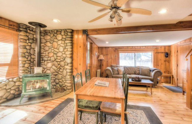 Moonlight Cove w/ Grill Tahoe Beach Next Door! - Photo 16