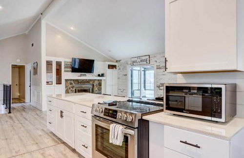 Lakefront Vacation Rental with Dock and Views! - Foto 5