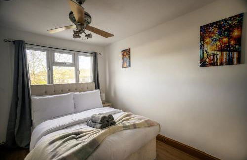 Stylish 3-Bed Home with Garden, Pet Friendly - Foto 17