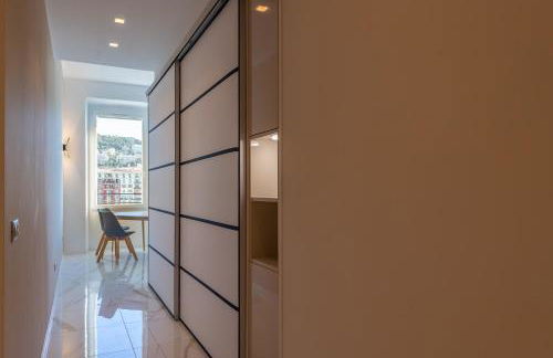 Sea view, vue sur la mer Port De Nice - Appartement de charme 2 P - Photo 6