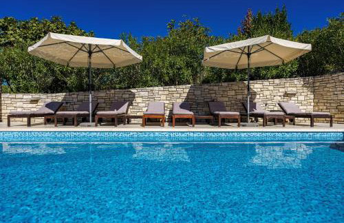 Charming Villa Antoana for families and kids in Labin - Rabac with kids playground & private pool - Foto 8