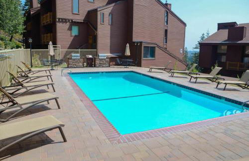Mammoth Ski & Racquet with Shared Hot Tub & Pool - Foto 11