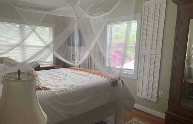 The Secret Garden Home Close to Beach, Shops, Restaurants, Pet Friendly, Close to Lucerne Ave! - Foto 22