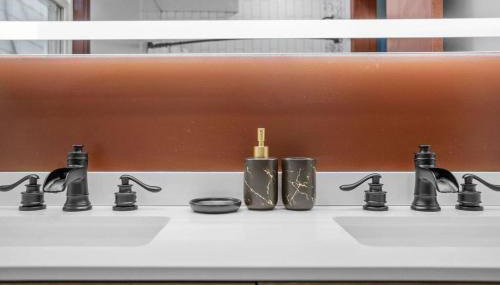 Renovated 6BR 2BA AC home and Game Room - Foto 2