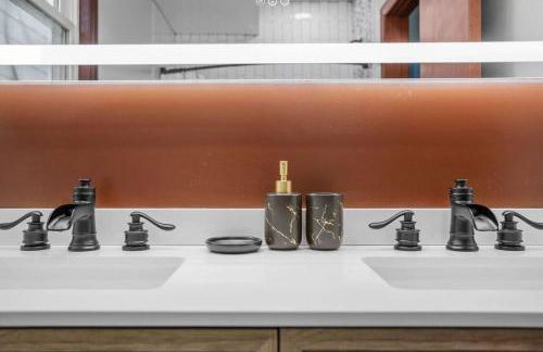 Renovated 6BR 2BA AC home and Game Room - Foto 2