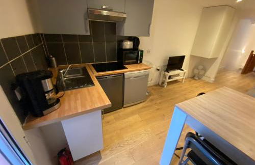 Paris Eiffel Tower et Disney apartments, parkings gratuits et sécurisés, 10 minutes métro to Paris - Foto 12