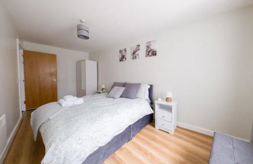 Modern City Apartment for 5 - Near Train Station - Foto 5