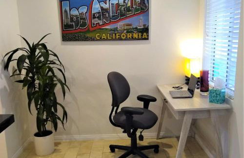 Stylish 4 Bedroom Home Near Venice Beach with Backyard BBQ - Foto 33