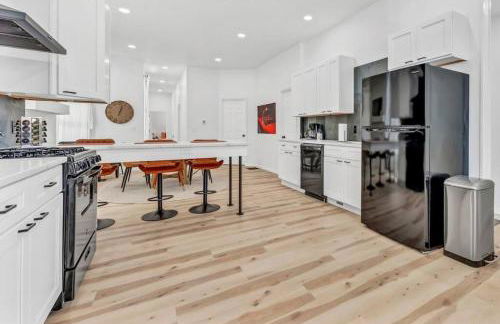 Trendy Two-Level Apartment - Foto 25