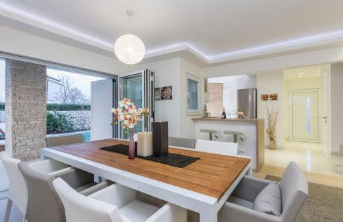 Luxury Villa White Rose with the Pool - Foto 12