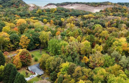 Private Oasis Near Lake Michigan & Warren Dunes! - Foto 1