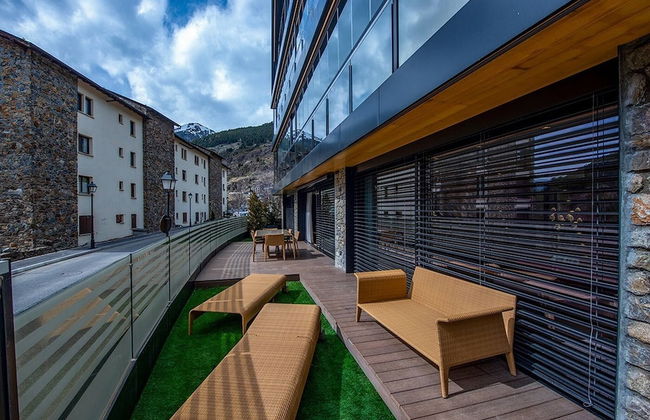 Luxury Apartment With Private Jacuzzi - Photo 17