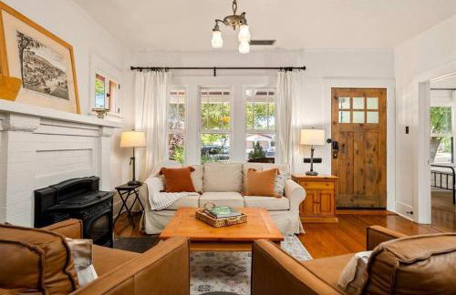 Vine Street Bungalow-Hot Tub, EV, Walk to Town - Photo 8