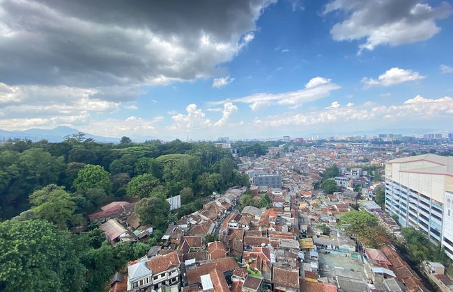 Quite 2Br Apartment Ac In Living Room At The Jarrdin Cihampelas - Foto 22