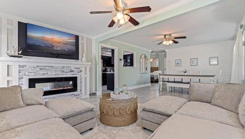 Stylish St Pete Vacation Home w/ Private Pool! - Photo 4