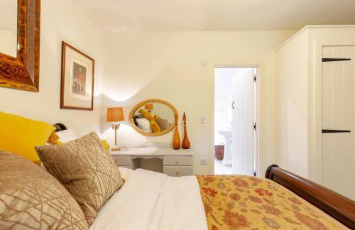 Dorney Windsor Legoland 5 Star Stay for upto 14 guests - Photo 76