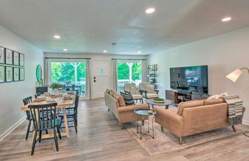 Lakefront Townville Gem with Boat Dock and Kayaks - Foto 6