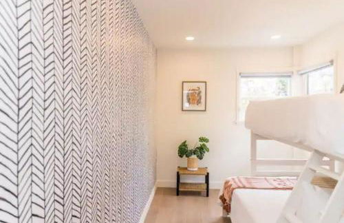 Cheerful 4BD Home in the Heart - Foto 12