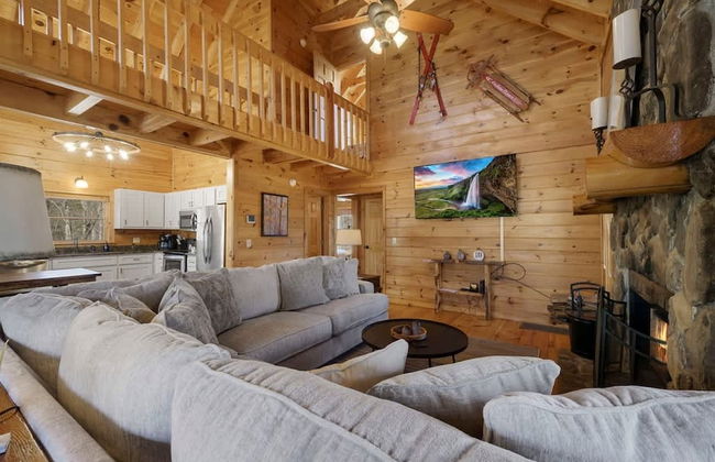 Spacious Luxury Lake Blue Ridge Forest Cabin an spa - Foto 2